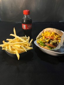 Combo X-salada + Batata + Coca 200ml